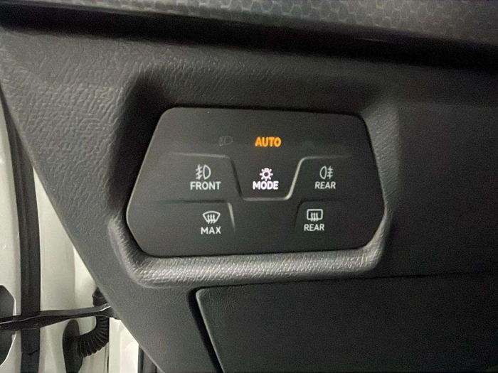 SEAT León 1.0 eTSI S&S Style 25 Aniversario DSG-7 81 kW (110 CV) Vehículo usado en Lleida SEAT León 1.0 eTSI S&S Style 25 Aniversario DSG-7 81 kW (110 CV) Vehículo usado en Lleida