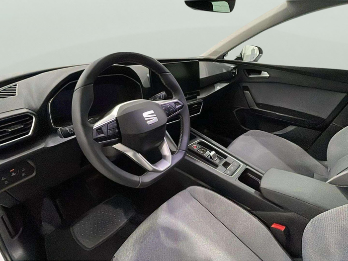 SEAT León 1.0 eTSI S&S Style 25 Aniversario DSG-7 81 kW (110 CV) Vehículo usado en Lleida SEAT León 1.0 eTSI S&S Style 25 Aniversario DSG-7 81 kW (110 CV) Vehículo usado en Lleida