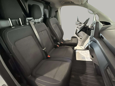 Ford Transit Custom Furgon BEV 320 L1 Trend 64kWh 100 kW (136 CV) 12 Ford Transit Custom Furgon BEV 320 L1 Trend 64kWh 100 kW (136 CV) 12