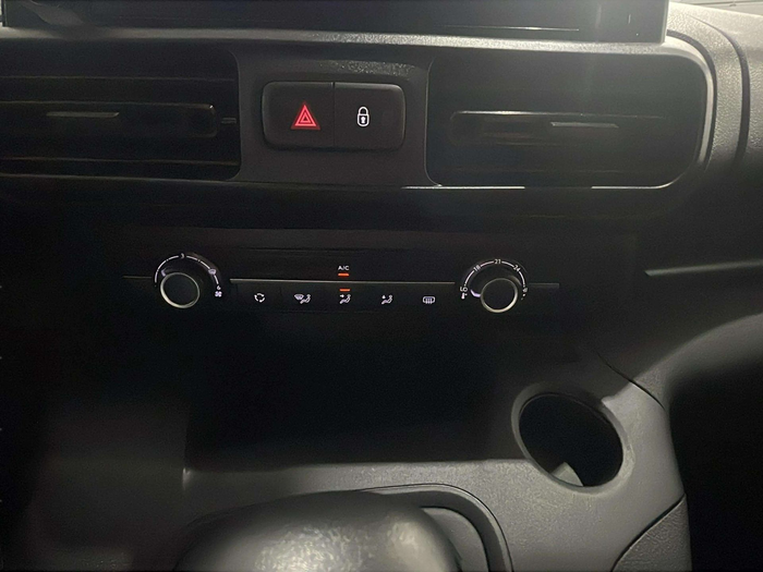 Citroen Berlingo BlueHDi 100 S&S Talla M Feel 75 kW (102 CV) Vehículo usado en Lleida Citroen Berlingo BlueHDi 100 S&S Talla M Feel 75 kW (102 CV) Vehículo usado en Lleida