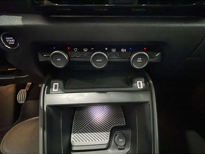 Citroen C4 PureTech 130 S&S Shine 96 kW (130 CV) 14 Citroen C4 PureTech 130 S&S Shine 96 kW (130 CV) 14