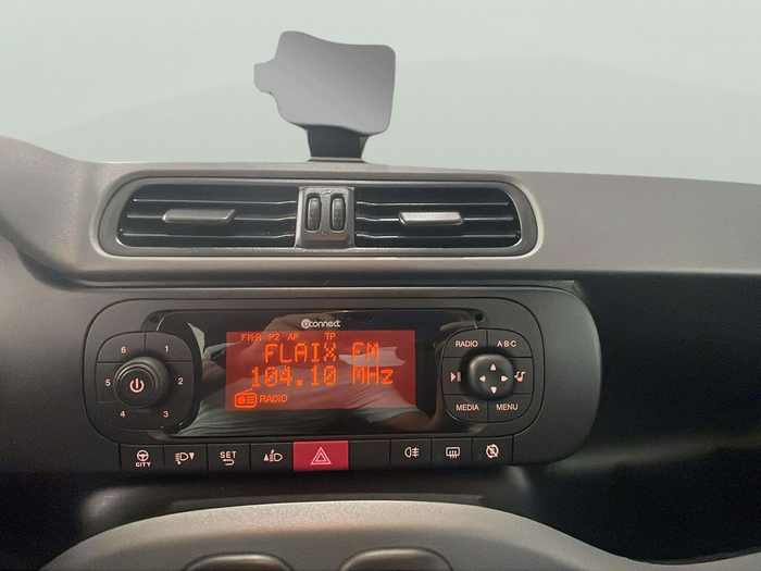 Fiat Panda 1.0 Hybrid GSE City Life 51 kW (70 CV) Vehículo usado en Lleida Fiat Panda 1.0 Hybrid GSE City Life 51 kW (70 CV) Vehículo usado en Lleida