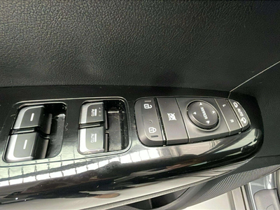 Kia Sportage 1.6 CRDi MHEV Drive Plus 4x2 100 kW (136 CV) 12 Kia Sportage 1.6 CRDi MHEV Drive Plus 4x2 100 kW (136 CV) 12