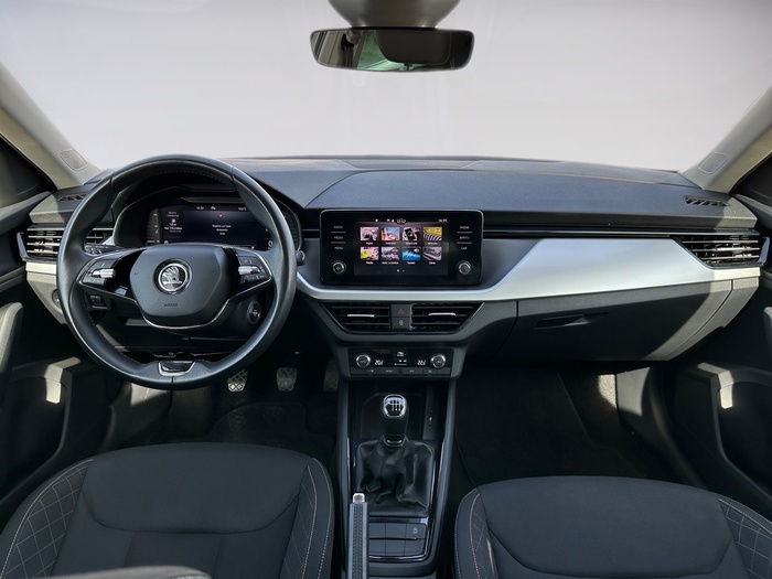 Skoda Kamiq 1.5 TSI Ambition 110 kW (150 CV) Vehículo usado en Madrid Skoda Kamiq 1.5 TSI Ambition 110 kW (150 CV) Vehículo usado en Madrid