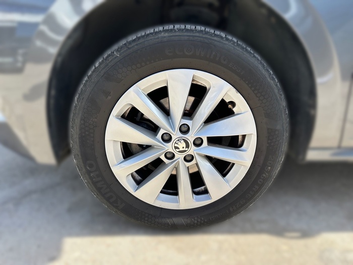 Skoda Kamiq 1.5 TSI Ambition 110 kW (150 CV) Vehículo usado en Madrid Skoda Kamiq 1.5 TSI Ambition 110 kW (150 CV) Vehículo usado en Madrid