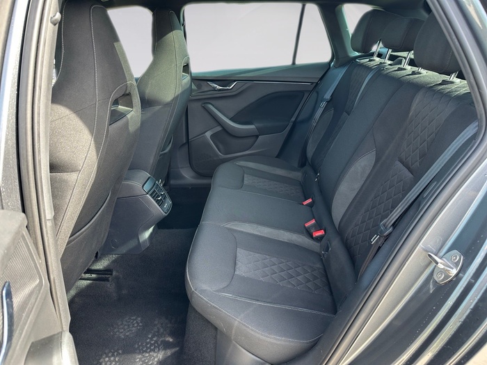 Skoda Kamiq 1.0 TSI Sport 81 kW (110 CV) Vehículo usado en Madrid Skoda Kamiq 1.0 TSI Sport 81 kW (110 CV) Vehículo usado en Madrid