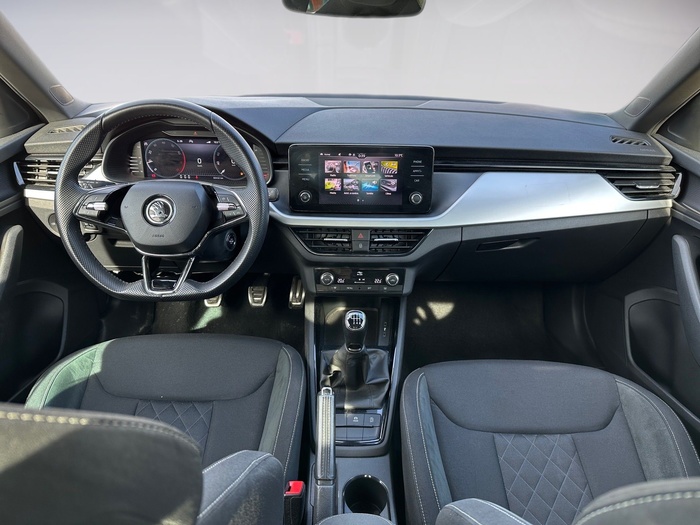 Skoda Kamiq 1.0 TSI Sport 81 kW (110 CV) Vehículo usado en Madrid Skoda Kamiq 1.0 TSI Sport 81 kW (110 CV) Vehículo usado en Madrid