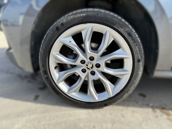 Skoda Kamiq 1.0 TSI Sport 81 kW (110 CV) Vehículo usado en Madrid Skoda Kamiq 1.0 TSI Sport 81 kW (110 CV) Vehículo usado en Madrid