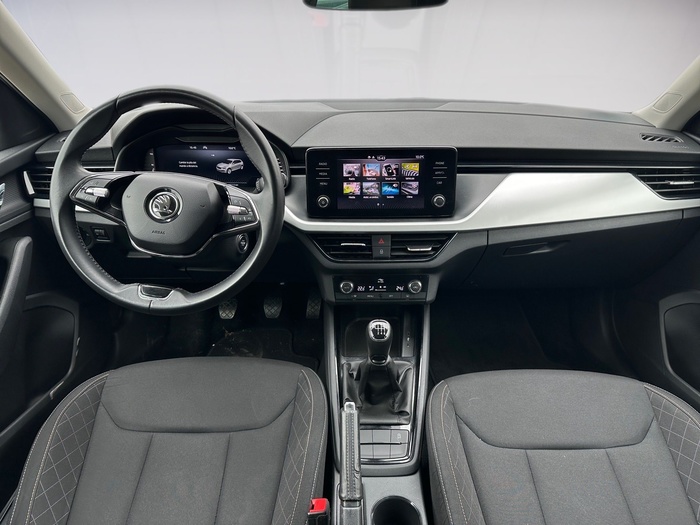 Skoda Kamiq 1.0 TSI Ambition 81 kW (110 CV) Vehículo usado en Madrid Skoda Kamiq 1.0 TSI Ambition 81 kW (110 CV) Vehículo usado en Madrid