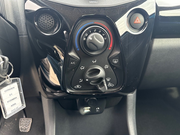 Citroen C1 VTi 72 S&S Feel 53 kW (72 CV) Vehículo usado en Madrid Citroen C1 VTi 72 S&S Feel 53 kW (72 CV) Vehículo usado en Madrid