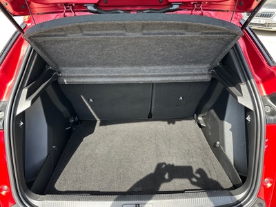 Peugeot 2008 PureTech 100 S&S Active 75 kW (100 CV) 6 Peugeot 2008 PureTech 100 S&S Active 75 kW (100 CV) 6