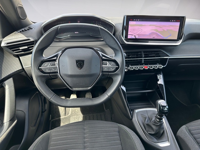 Peugeot 2008 PureTech 100 S&S Active 75 kW (100 CV) Vehículo usado en Madrid Peugeot 2008 PureTech 100 S&S Active 75 kW (100 CV) Vehículo usado en Madrid