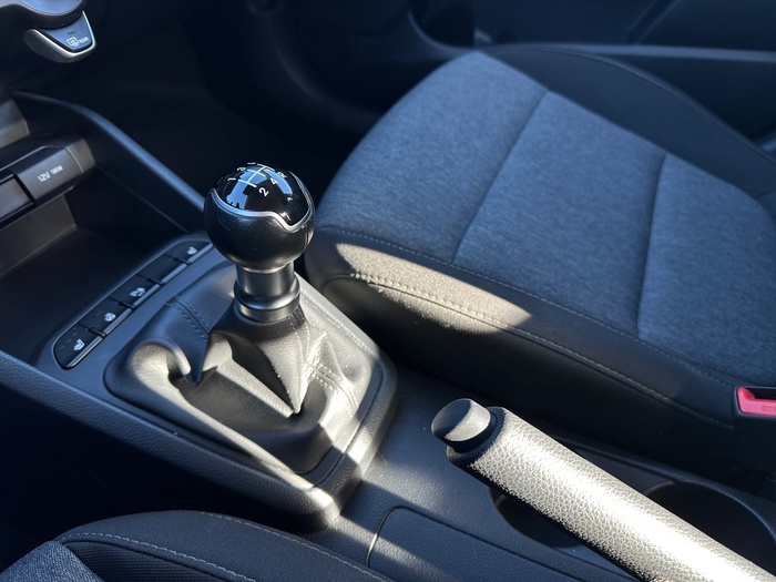 Kia Stonic 1.2 DPi Concept 62 kW (84 CV) Vehículo usado en Madrid Kia Stonic 1.2 DPi Concept 62 kW (84 CV) Vehículo usado en Madrid