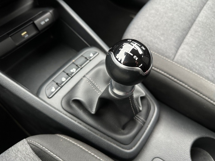 Kia Stonic 1.2 DPi Drive 62 kW (84 CV) Vehículo usado en Madrid Kia Stonic 1.2 DPi Drive 62 kW (84 CV) Vehículo usado en Madrid