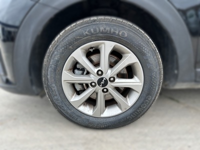 Kia Stonic 1.2 DPi Drive 62 kW (84 CV) 13 Kia Stonic 1.2 DPi Drive 62 kW (84 CV) 13