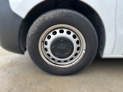 Peugeot Expert Furgon BlueHDi 120 S&S Pro Standard 88 kW (120 CV) 13 Peugeot Expert Furgon BlueHDi 120 S&S Pro Standard 88 kW (120 CV) 13