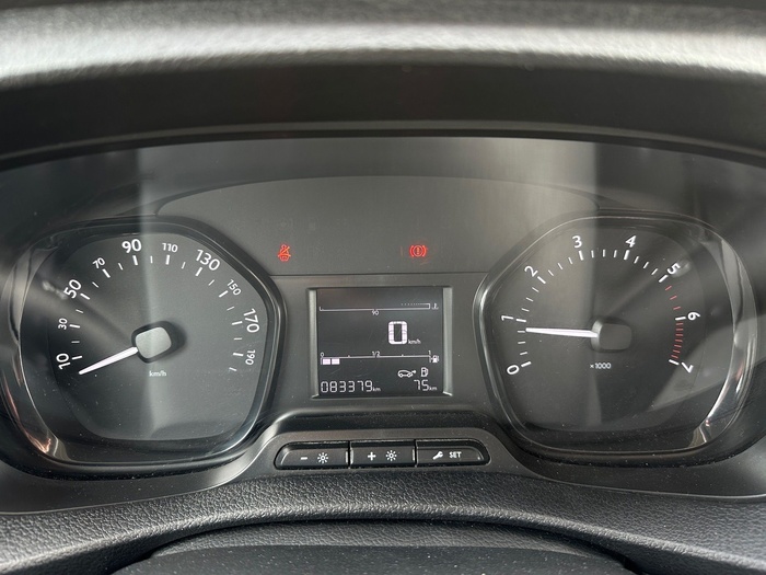 Peugeot Expert Furgon BlueHDi 120 S&S Pro Standard 88 kW (120 CV) Vehículo usado en Madrid Peugeot Expert Furgon BlueHDi 120 S&S Pro Standard 88 kW (120 CV) Vehículo usado en Madrid