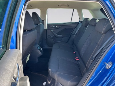 Skoda Kamiq 1.0 TSI Emotion DSG 81 kW (110 CV) 12 Skoda Kamiq 1.0 TSI Emotion DSG 81 kW (110 CV) 12