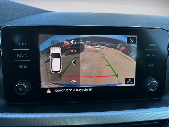 Skoda Kamiq 1.0 TSI Emotion DSG 81 kW (110 CV) Vehículo usado en Madrid Skoda Kamiq 1.0 TSI Emotion DSG 81 kW (110 CV) Vehículo usado en Madrid