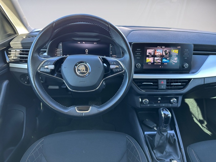 Skoda Kamiq 1.0 TSI Emotion DSG 81 kW (110 CV) Vehículo usado en Madrid Skoda Kamiq 1.0 TSI Emotion DSG 81 kW (110 CV) Vehículo usado en Madrid