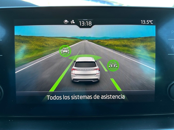 Skoda Kamiq 1.0 TSI Emotion DSG 81 kW (110 CV) Vehículo usado en Madrid Skoda Kamiq 1.0 TSI Emotion DSG 81 kW (110 CV) Vehículo usado en Madrid