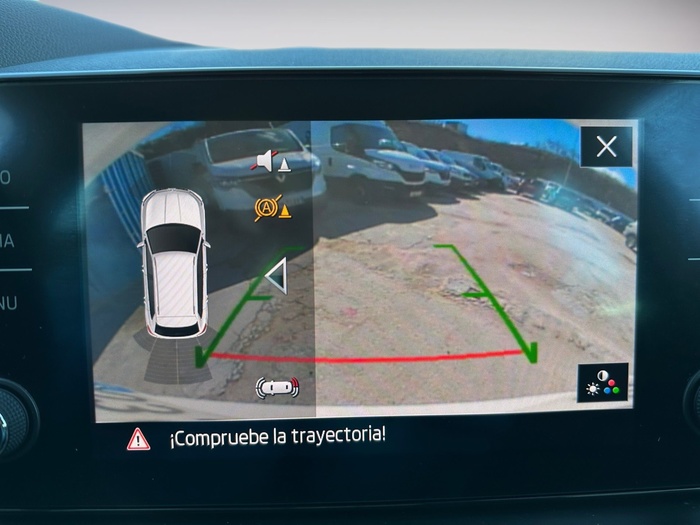 Skoda Kamiq 1.0 TSI Emotion DSG 81 kW (110 CV) Vehículo usado en Madrid Skoda Kamiq 1.0 TSI Emotion DSG 81 kW (110 CV) Vehículo usado en Madrid