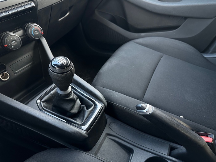 Renault Clio Business TCe 66 kW (90 CV) Vehículo usado en Madrid Renault Clio Business TCe 66 kW (90 CV) Vehículo usado en Madrid