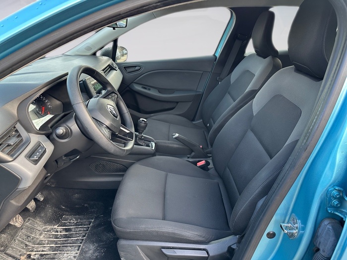 Renault Clio Business TCe 66 kW (90 CV) Vehículo usado en Madrid Renault Clio Business TCe 66 kW (90 CV) Vehículo usado en Madrid