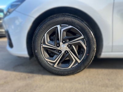 Hyundai i30 1.0 TGDI 48V N-Line 88 kW (120 CV) 13 Hyundai i30 1.0 TGDI 48V N-Line 88 kW (120 CV) 13