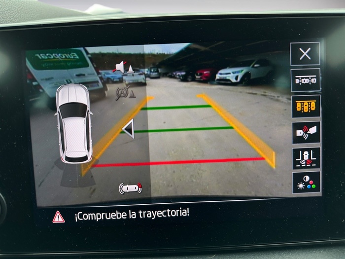 Skoda Kamiq 1.5 TSI Selection 110 kW (150 CV) Vehículo usado en Madrid Skoda Kamiq 1.5 TSI Selection 110 kW (150 CV) Vehículo usado en Madrid