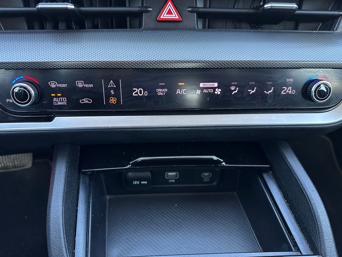 Kia Sportage 1.6 T-GDi HEV Drive 4x2 169 kW (230 CV) Vehículo usado en Madrid Kia Sportage 1.6 T-GDi HEV Drive 4x2 169 kW (230 CV) Vehículo usado en Madrid