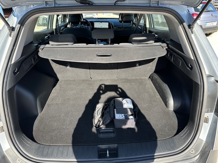 Kia Sportage 1.6 T-GDi HEV Drive 4x2 169 kW (230 CV) Vehículo usado en Madrid Kia Sportage 1.6 T-GDi HEV Drive 4x2 169 kW (230 CV) Vehículo usado en Madrid