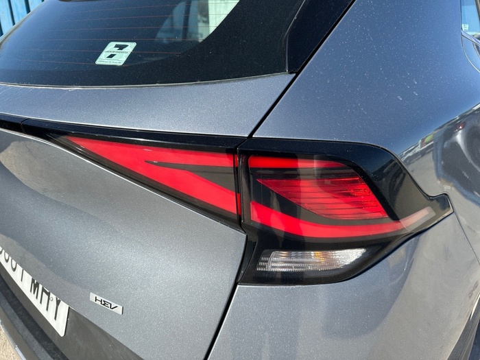 Kia Sportage 1.6 T-GDi HEV Drive 4x2 169 kW (230 CV) Vehículo usado en Madrid Kia Sportage 1.6 T-GDi HEV Drive 4x2 169 kW (230 CV) Vehículo usado en Madrid