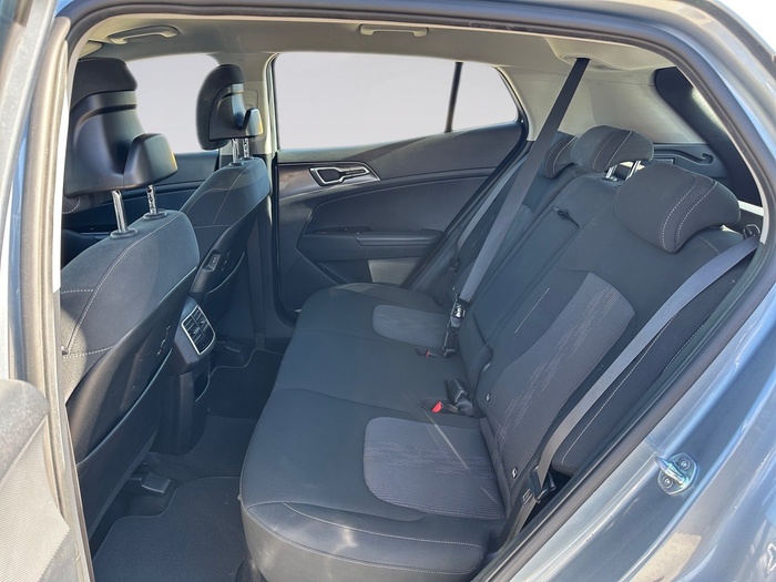 Kia Sportage 1.6 T-GDi HEV Drive 4x2 169 kW (230 CV) Vehículo usado en Madrid Kia Sportage 1.6 T-GDi HEV Drive 4x2 169 kW (230 CV) Vehículo usado en Madrid