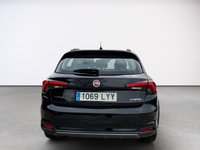 Fiat Tipo 1.5 Hybrid City Cross DCT 96 kW (130 CV) Vehículo usado en Madrid Fiat Tipo 1.5 Hybrid City Cross DCT 96 kW (130 CV) Vehículo usado en Madrid
