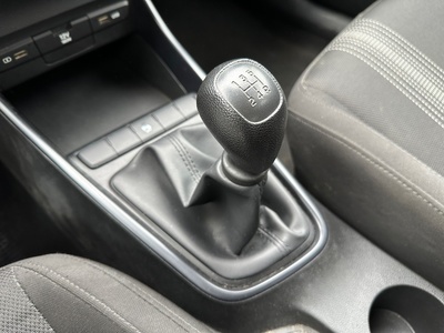 Hyundai i20 1.2 MPI SLE 63 kW (85 CV) 14 Hyundai i20 1.2 MPI SLE 63 kW (85 CV) 14