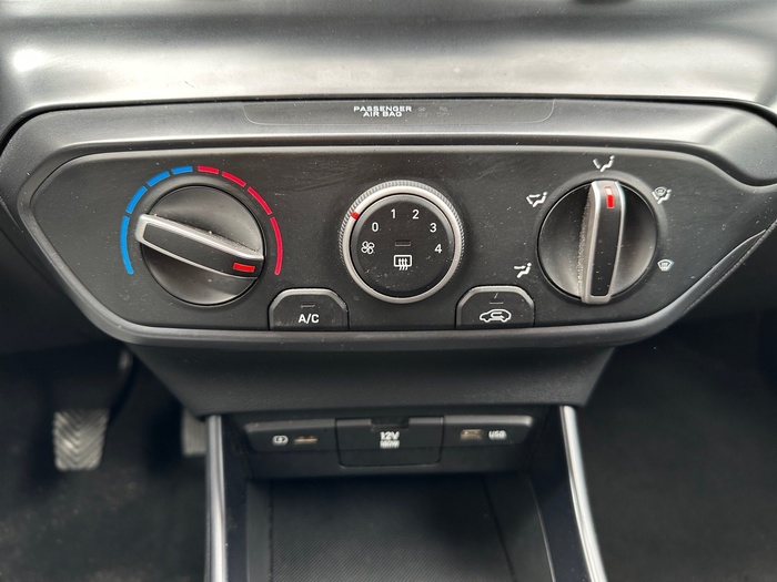 Hyundai i20 1.2 MPI SLE 63 kW (85 CV) Vehículo usado en Madrid Hyundai i20 1.2 MPI SLE 63 kW (85 CV) Vehículo usado en Madrid