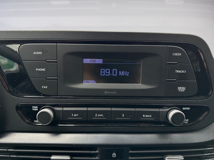 Hyundai i20 1.2 MPI SLE 63 kW (85 CV) Vehículo usado en Madrid Hyundai i20 1.2 MPI SLE 63 kW (85 CV) Vehículo usado en Madrid