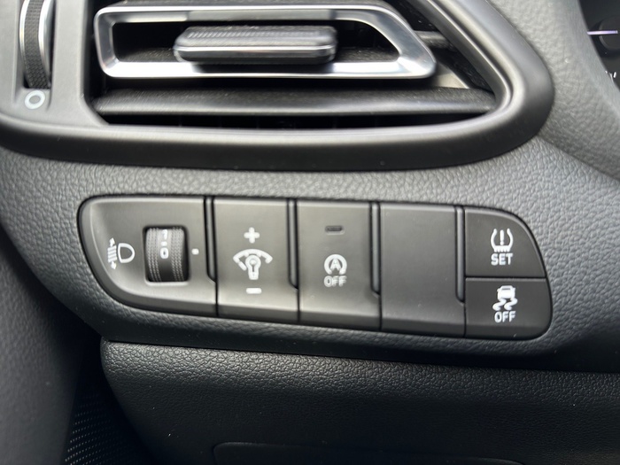 Hyundai i30 1.0 TGDI 48V N-Line 88 kW (120 CV) Vehículo usado en Madrid Hyundai i30 1.0 TGDI 48V N-Line 88 kW (120 CV) Vehículo usado en Madrid