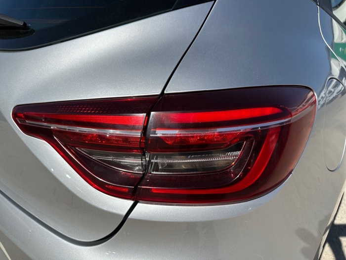 Renault Clio Business TCe 66 kW (90 CV) Vehículo usado en Madrid Renault Clio Business TCe 66 kW (90 CV) Vehículo usado en Madrid