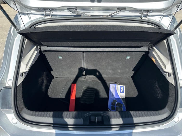 Renault Clio Business TCe 66 kW (90 CV) Vehículo usado en Madrid Renault Clio Business TCe 66 kW (90 CV) Vehículo usado en Madrid