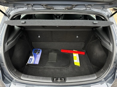 Hyundai i30 1.5 DPI Essence 81 kW (110 CV) 6 Hyundai i30 1.5 DPI Essence 81 kW (110 CV) 6