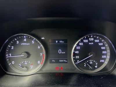 Hyundai i30 1.5 DPI Essence 81 kW (110 CV) 10 Hyundai i30 1.5 DPI Essence 81 kW (110 CV) 10