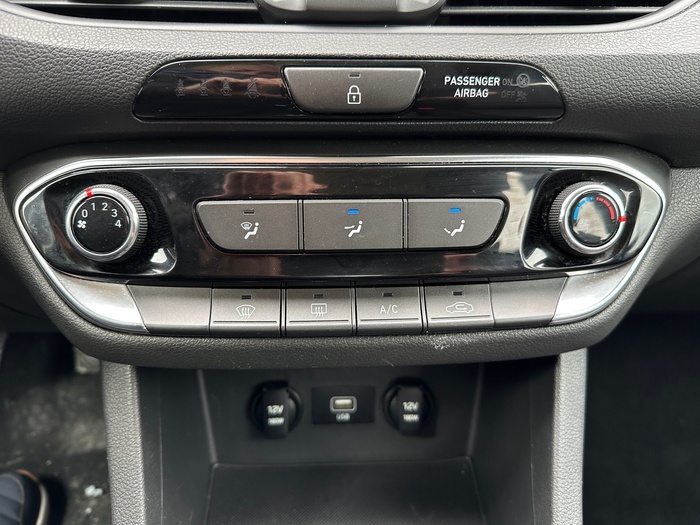 Hyundai i30 1.5 DPI Essence 81 kW (110 CV) Vehículo usado en Madrid Hyundai i30 1.5 DPI Essence 81 kW (110 CV) Vehículo usado en Madrid