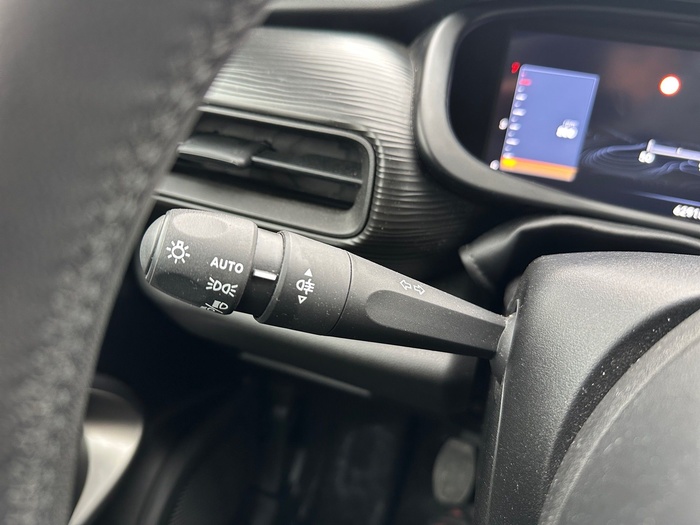 Jeep Avenger 1.2 G Avenger 74 kW (100 CV) Vehículo usado en Madrid Jeep Avenger 1.2 G Avenger 74 kW (100 CV) Vehículo usado en Madrid