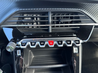 Peugeot 2008 PureTech 100 S&S Active 75 kW (100 CV) 19 Peugeot 2008 PureTech 100 S&S Active 75 kW (100 CV) 19