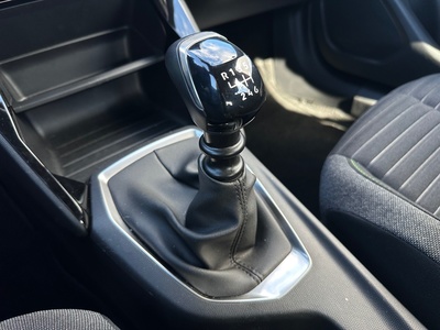 Peugeot 2008 PureTech 100 S&S Active 75 kW (100 CV) 14 Peugeot 2008 PureTech 100 S&S Active 75 kW (100 CV) 14