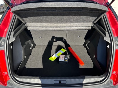 Peugeot 2008 PureTech 100 S&S Active 75 kW (100 CV) 6 Peugeot 2008 PureTech 100 S&S Active 75 kW (100 CV) 6