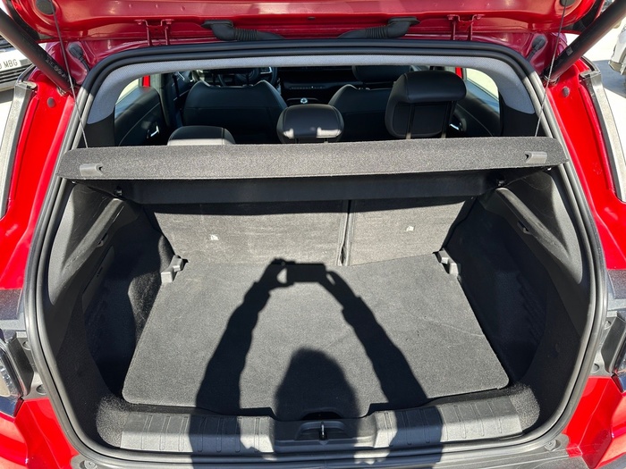 Jeep Avenger 1.2 G Altitude 74 kW (100 CV) Vehículo usado en Madrid Jeep Avenger 1.2 G Altitude 74 kW (100 CV) Vehículo usado en Madrid