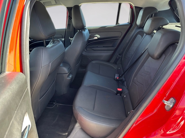 Jeep Avenger 1.2 G Altitude 74 kW (100 CV) Vehículo usado en Madrid Jeep Avenger 1.2 G Altitude 74 kW (100 CV) Vehículo usado en Madrid